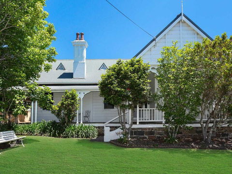 Blake House - Iconic Coastal Homestead - Holiday Find 0
