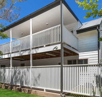 Blake Loft on Manning - 500 metres to two beaches - Holiday Find