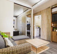 Blue Sapphire Village - Holiday Find