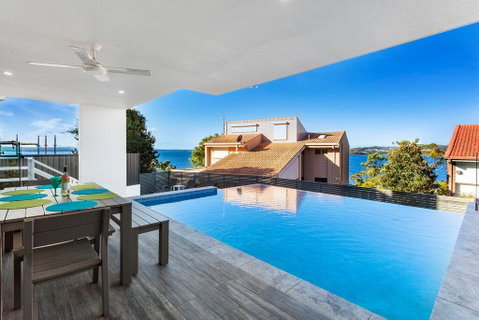 Blue Water Splendour - Infinity Pool And Amazing Views!! - Holiday Find 0