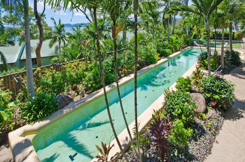 Blue Water Views - Holiday Find 3