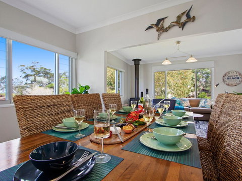 Blue Waters Cottage - 120m To Jervis Bay - Holiday Find 0