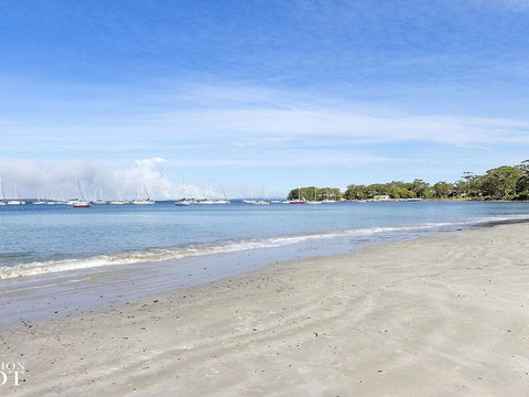 Blue Waters Cottage - 120m To Jervis Bay - Holiday Find 1