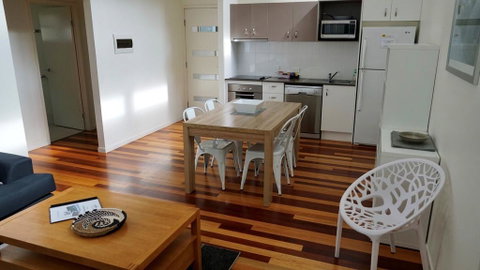 Bluewater 2 - Rainbow Shores, Walk To Beach, Private And Stylish Beach Escape, All On Level - Holiday Find 3
