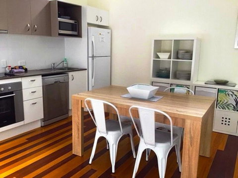 Bluewater 2 - Rainbow Shores, Walk To Beach, Private And Stylish Beach Escape, All On Level - Holiday Find 1
