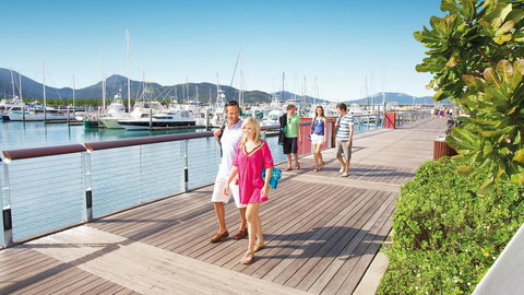 Boatel Cairns - Holiday Find 1