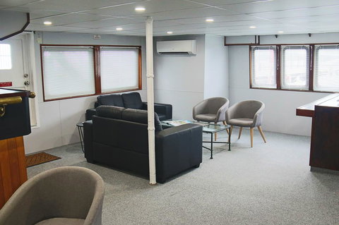 Boatel Cairns - Holiday Find 3