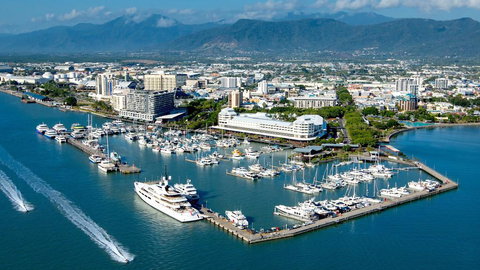 Boatel Cairns - Holiday Find 0