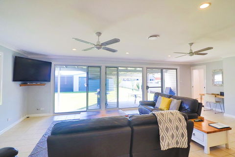 Boikon Beach House - Holiday Find 3