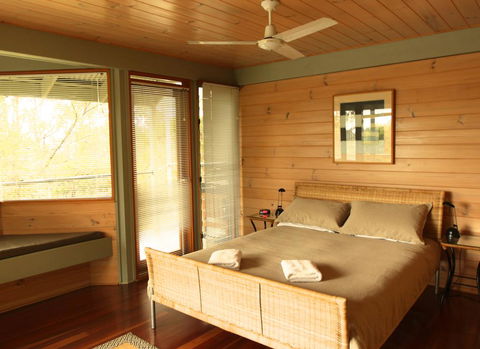 Bombah Point Eco Cottages - Holiday Find 3
