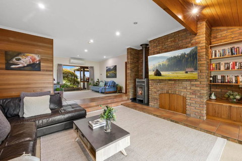 The Nook - Holiday Find 0