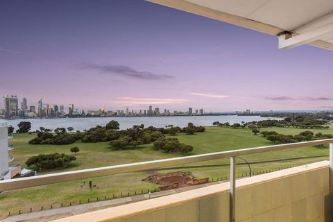 The Swan - Park & River Views Next To Perth Zoo - Holiday Find 0