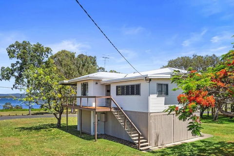 Welcome To Waterfront Views - Holiday Find 0