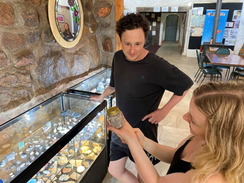 White Cliffs Underground Motel - Holiday Find 1