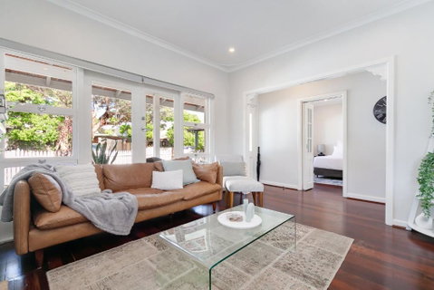 Guildford Cottage By Swan Bnb Management - Holiday Find 1