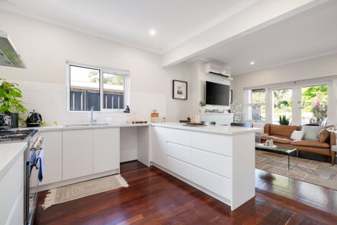 Guildford Cottage By Swan Bnb Management - Holiday Find 2