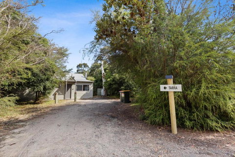 Tarra - Waterfront Retreat - Holiday Find 0