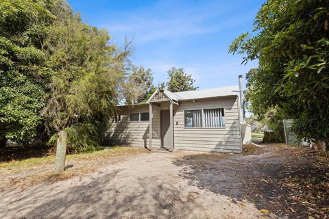 Tarra - Waterfront Retreat - Holiday Find 1