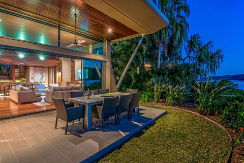 Yacht Club Villas On Hamilton Island By HIHA - Holiday Find 3
