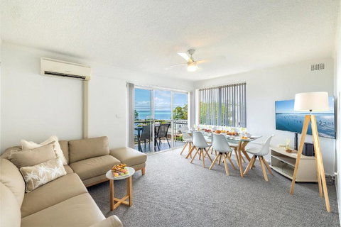 Yarramundi, 6,47 Magnus St - Unit In Nelson Bay With Stunning Water Views, Air Con, Wifi, Linen And Bed Making - Holiday Find 2