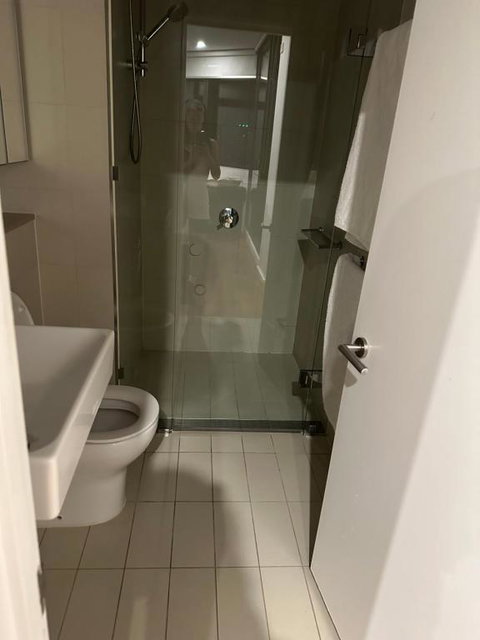 Yarra River Waterfront Stunning Water View Two Entrance Big Apartment See Fire Works Downstairs Paid Swimming Pool Gym And Private Spa Free City Tram - Holiday Find 2