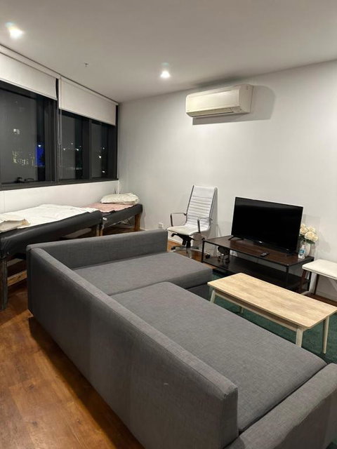 Yarra River Waterfront Stunning Water View Two Entrance Big Apartment See Fire Works Downstairs Paid Swimming Pool Gym And Private Spa Free City Tram - Holiday Find 3