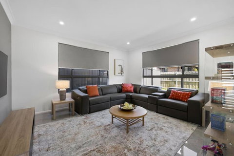 Your Home Away From Home 4BR Escape - Holiday Find 1