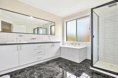 Your Home Retreat In Maribyrnong - Holiday Find 3