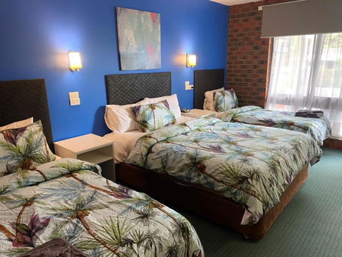 Zero Inn Motel - Holiday Find 2