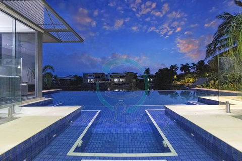 ZenLux: 4BR Bayview Mansion Infinity Pool + Cinema - Holiday Find 1