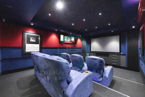 ZenLux: 4BR Bayview Mansion Infinity Pool + Cinema - Holiday Find 0