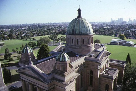 Melbourne City Tour: Lifestyle Of The Rich And Famous - Holiday Find 4