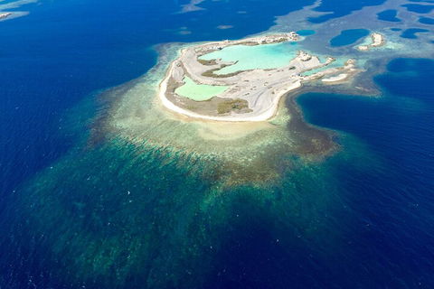 Abrolhos Islands Fixed-Wing Scenic Flight - Holiday Find 4