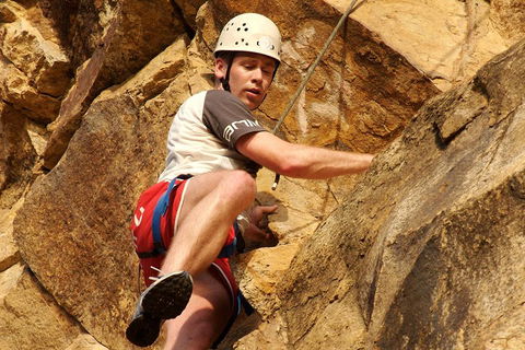 Rock Climbing At The Kangaroo Point Cliffs In Brisbane - Holiday Find 0