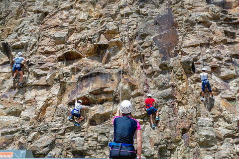 Rock Climbing At The Kangaroo Point Cliffs In Brisbane - Holiday Find 2