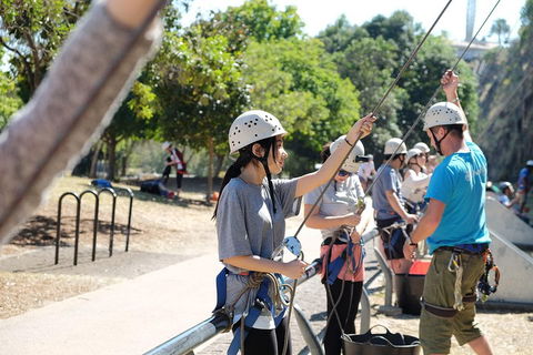 Rock Climbing At The Kangaroo Point Cliffs In Brisbane - Holiday Find 3