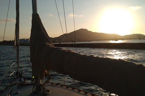 Townsville Small Group Sunset Sail Sailing Cruise Boat Tour Charter Hire - Holiday Find 2