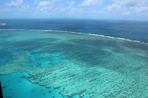Reef And Island Scenic Flight From Airlie Beach - Holiday Find 1