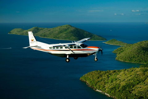 Reef And Island Scenic Flight From Airlie Beach - Holiday Find 3
