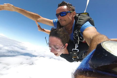 Reef And Rainforest Tandem Sky Dive In Cairns - Holiday Find 4